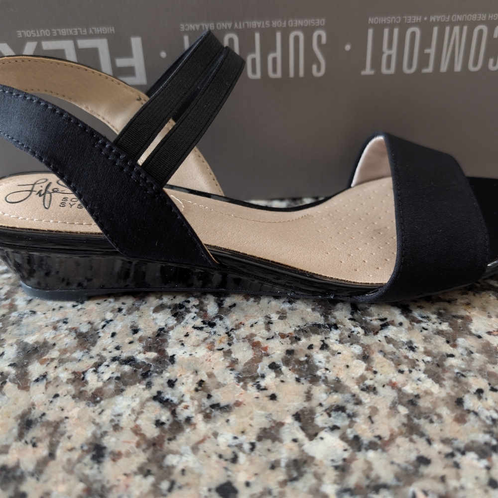 Life Stride Black Women's Dress Shoes - Picture 7 of 8